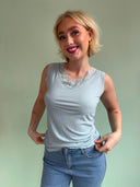 Blonde top i bomuld - Lyseblå