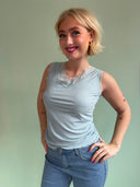 Blonde top i bomuld - Lyseblå